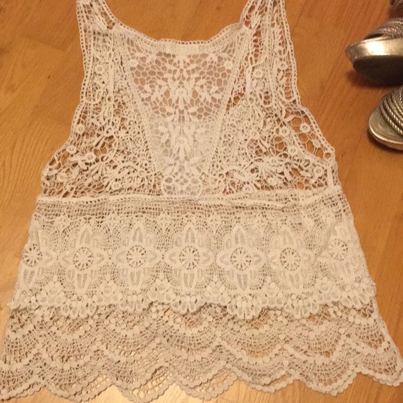 Crochet tank - Picture 3 of 3